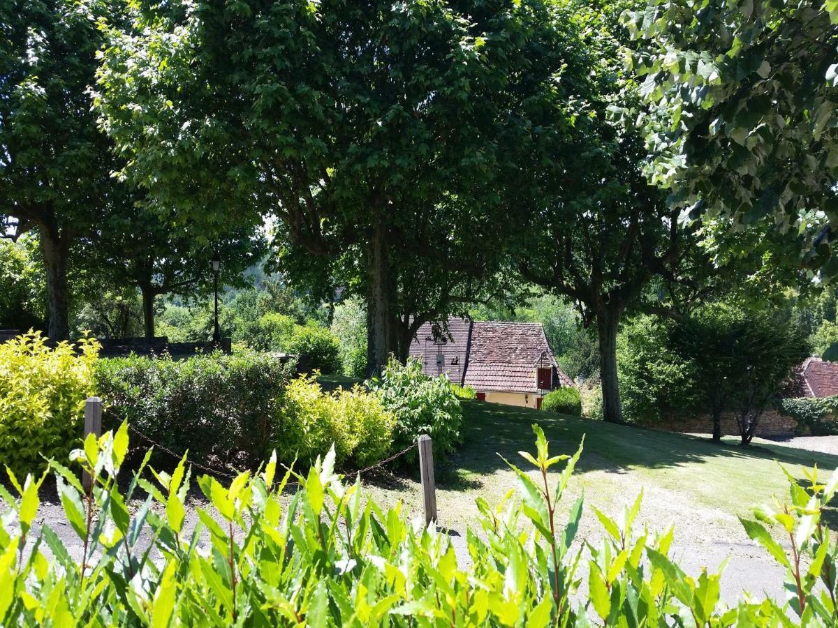 Le Montaigne Bed and Breakfast Saint-Alvère Εξωτερικό φωτογραφία